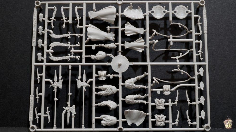 Vibrant Lantern Spider Silk Armor Survivors Build